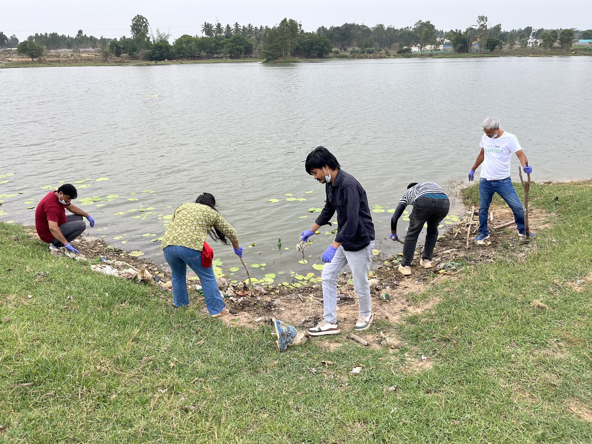 From Hong Kong to India: DWS Employees Take Action for Cleaner Waters