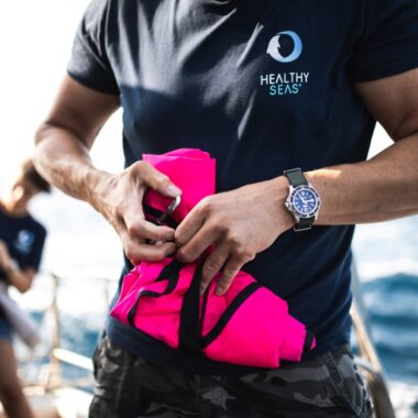 healthy-seas-diver-preparing-for-a-mission-with-his-superocean-outerknown-we-1160x773