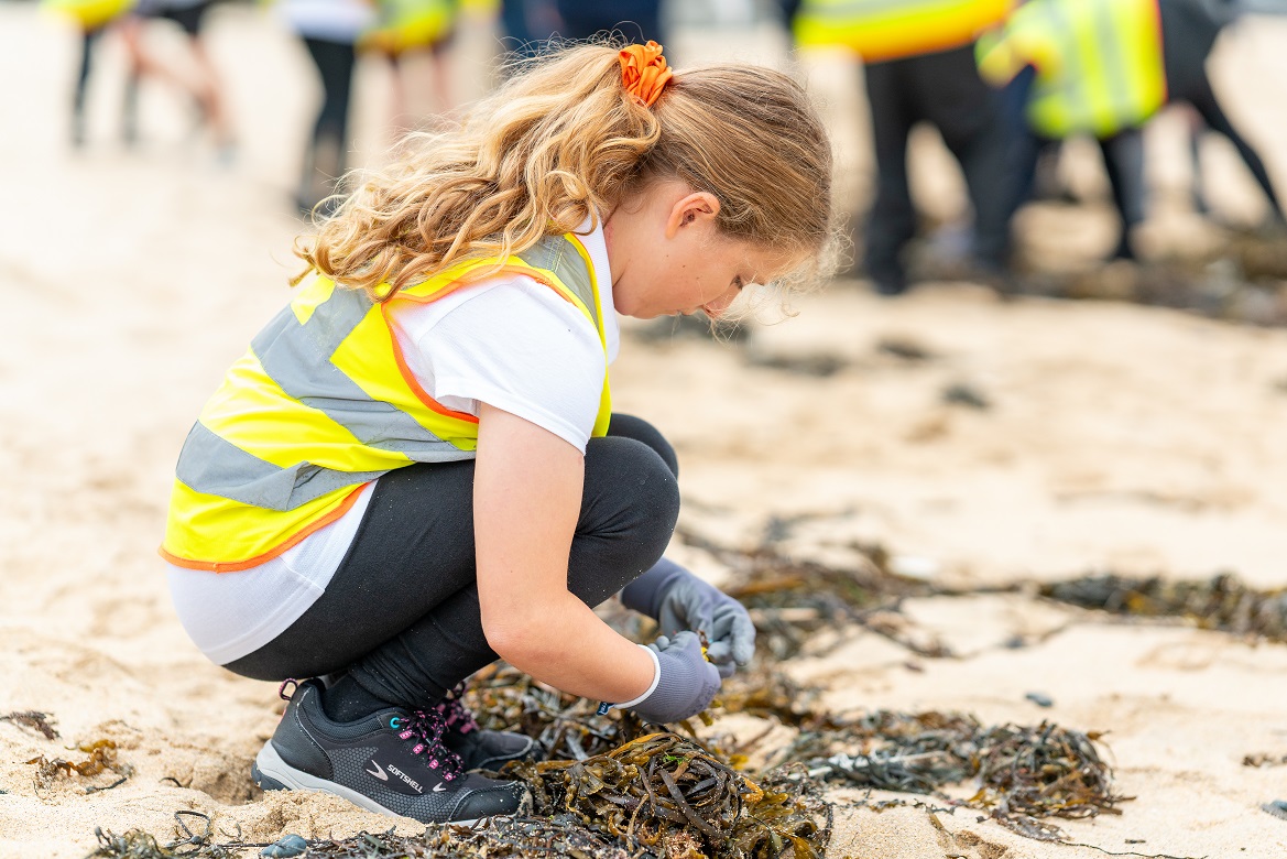 Cultivating Ocean Custodians: Healthy Seas and Hyundai’s Educational Expedition